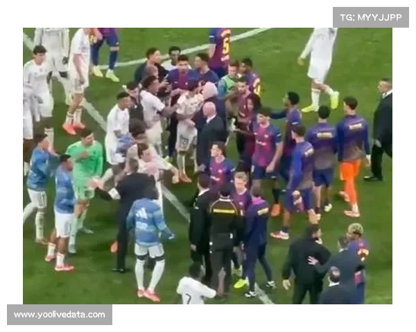 国家德比赛后，卡瓦哈尔与亚马尔场下互动引关注