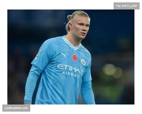 深度战术：解析阿尔瓦雷斯在曼城无哈兰德时的战术作用变化